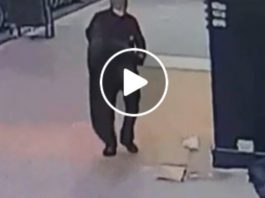 New-York un homme couvre un SDF avec son manteau puis se fait agresser et voler par ce dernier - VIDEO