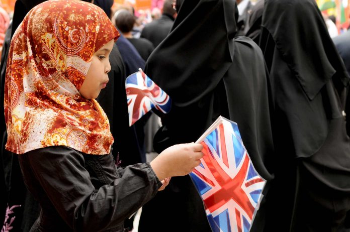 Royaume-Uni - Une enquête sur l'islamophobie révèle que « les musulmans est la deuxième communauté la moins appréciée »