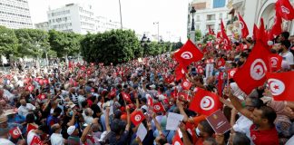 Tunisie - un manifestant meurt des suites de ses blessures lors d'une répression « excessivement violente »
