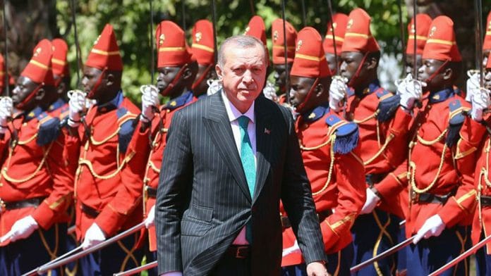 Erdogan cherche à renforcer les liens avec l'Afrique lors d'une visite de quatre jours