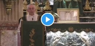 « Les filles en jupes sont courtes ont le virus de l’impureté » déclare un prêtre catholique - VIDEO