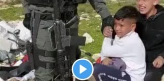 Qu'est ce qu'ils vont nous faire ? des soldats israéliens terrorisent des enfants palestiniens - VIDEO