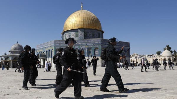 Les Juifs israéliens s'habillent en musulmans pour défier l'interdiction de la prière d'Al-Aqsa