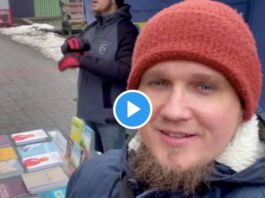 Ukraine un musulman appelle à l’Islam dans les rues de Kiev - VIDEO
