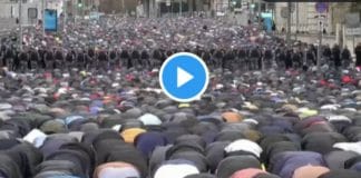Aïd al-Fitr une immense foule accomplit la prière dans les rues de Moscou - VIDEO