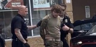 Un adolescent de 18 ans tue 10 personnes afro-américaines dans un supermarché