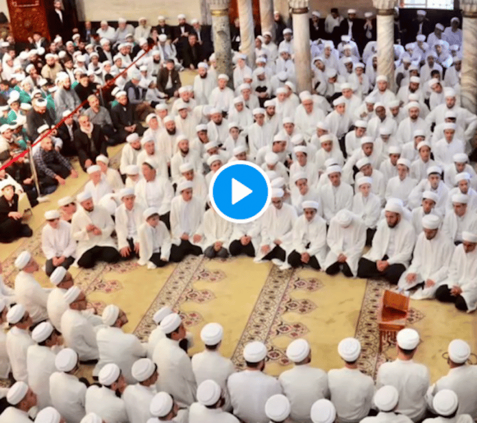 Turquie 263 étudiants récompensés après avoir mémorisé le Noble Coran - VIDEO
