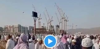 Arabie saoudite Des fidèles assistent à la salât janaza de Cheikh Obaid al-Jabiri - VIDEO