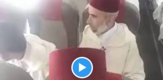 Maroc : une compagnie aérienne affrète un avion rempli de mémorisateurs du Coran - VIDEO