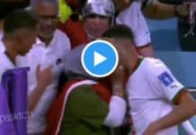 Coupe du Monde Achraf Hakimi célèbre la victoire du Maroc sur avec sa mère dans les tribunes - VIDEO