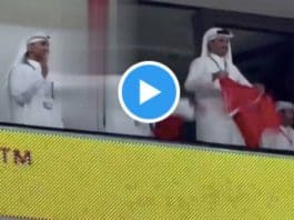 Coupe du Monde l'émir du Qatar agite fièrement le drapeau du Maroc pour célébrer la qualification - VIDEO