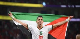 Coupe du Monde - le joueur marocain Jawad el-Yamiq brandit le drapeau palestinien sur la pelouse - VIDEO