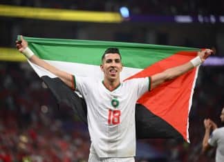 Coupe du Monde - le joueur marocain Jawad el-Yamiq brandit le drapeau palestinien sur la pelouse - VIDEO