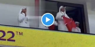 Coupe du Monde l'émir du Qatar agite fièrement le drapeau du Maroc pour célébrer la qualification - VIDEO