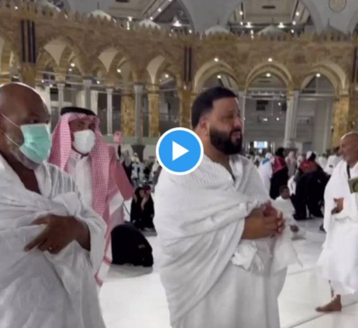 DJ Khaled en larmes devant la Kaaba accompagné de Mike Tyson - VIDEO