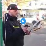 Des passants tabassent un homme qui tente de brûler un exemplaire du Coran - VIDEO