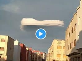 Maroc un nuage étrange surplombe le ciel de Nador