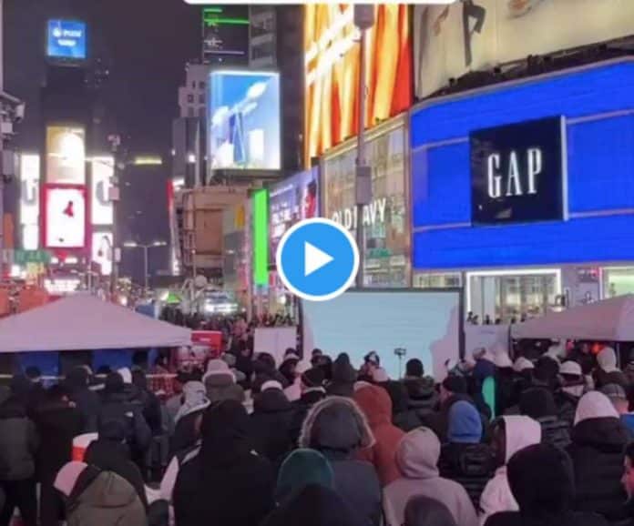 New-York : les musulmans exécutent la prière de Tarawih à Times Square - VIDEO | alNas.fr