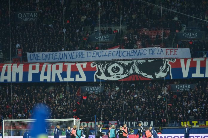 « Une datte, un verre d’eau : le cauchemar de la FFF », affichent les supporteurs du PSG | alNas.fr
