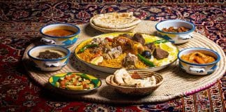 Les pèlerins savourent la cuisine saoudienne à La Mecque4