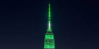 New-York - l’Empire State Building à s'illumine en vert pour l'Aïd al-Fitr