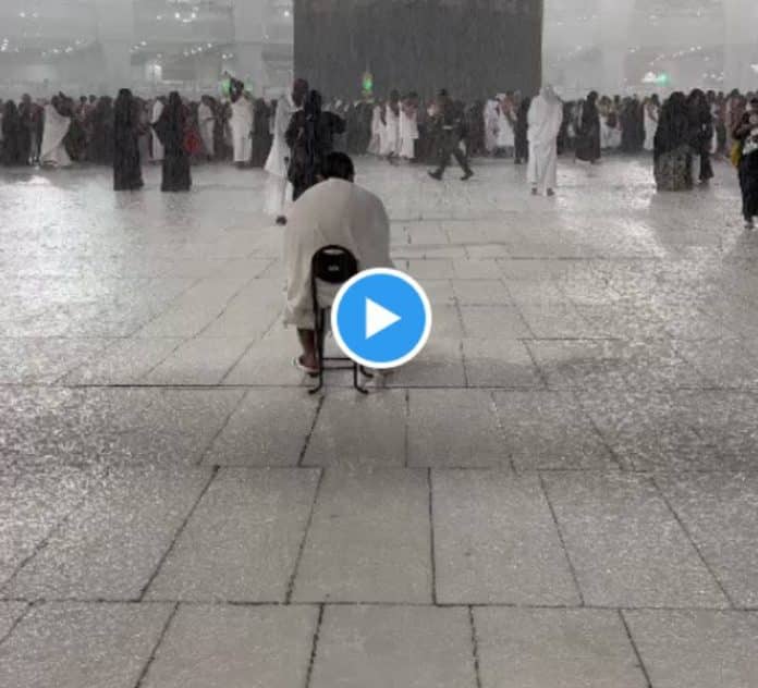 Ramadan de fortes pluies tombent sur les pèlerins à La Mecque - VIDEO