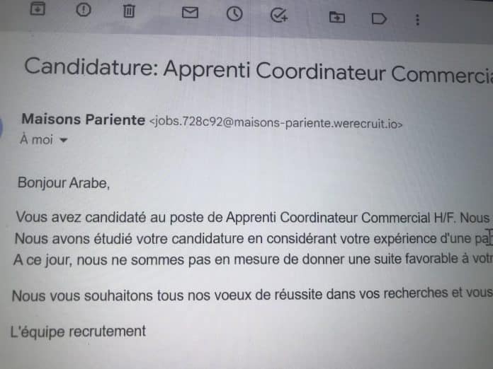 « Bonjour Arabe » - une plateforme d'emploi rejette la candidature d’une femme d’origine algérienne par une salutation discriminatoire