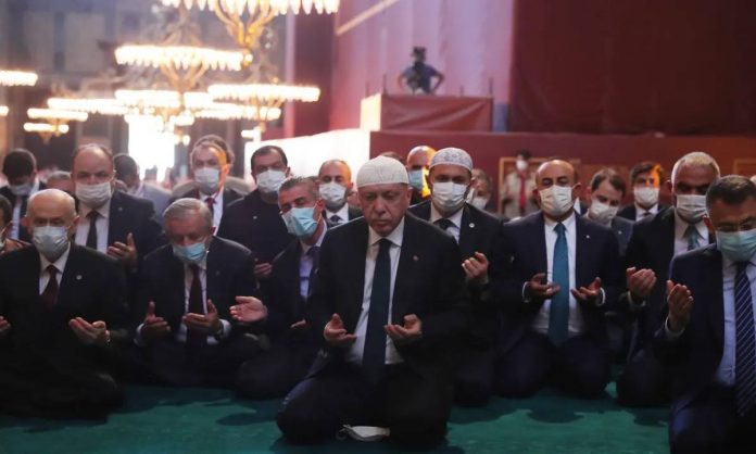 Cinquante savants musulmans du monde appellent à soutenir la réélection du président Erdogan
