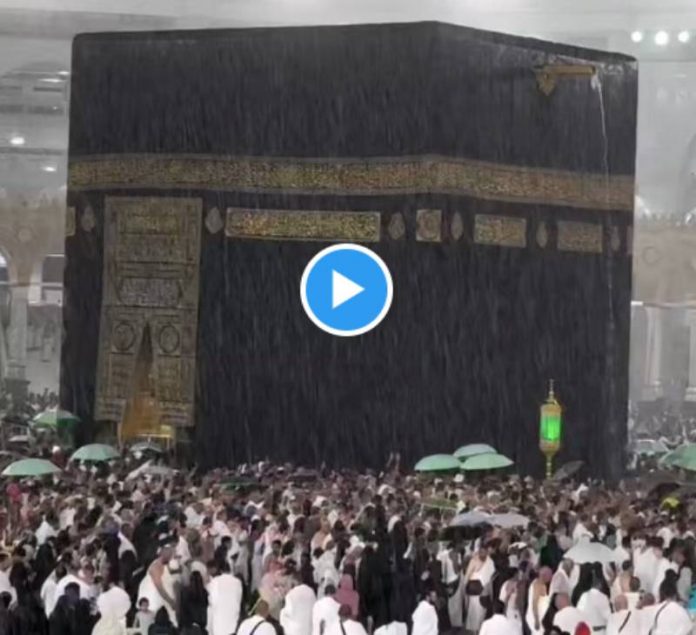 De fortes pluies tombent sur les pèlerins effectuant la Omra à La Mecque - VIDEO