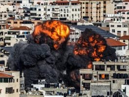 Israël bombarde un immeuble résidentiel et tue 4 autres personnes à Gaza
