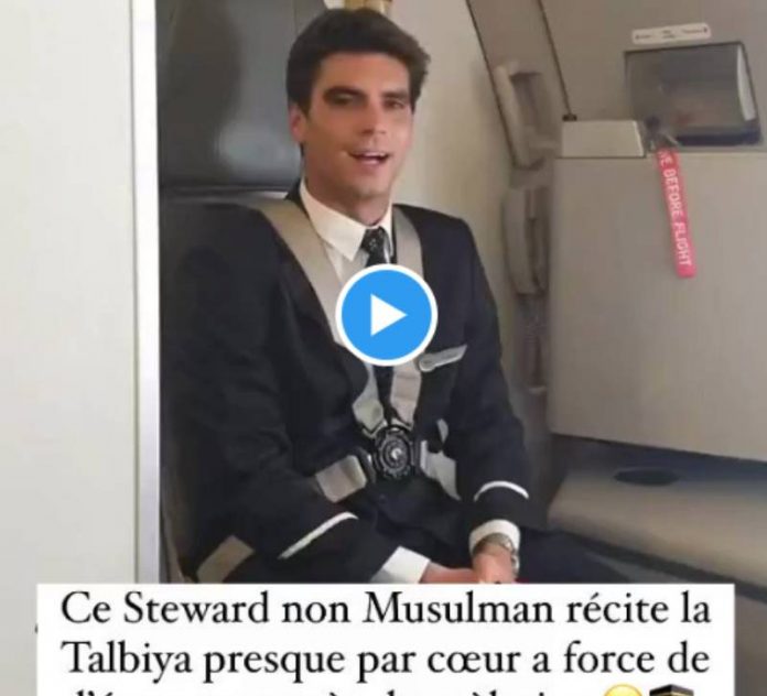 En plein vol, un steward non-musulman récite la Talbiya avec les futurs pèlerins - VIDEO