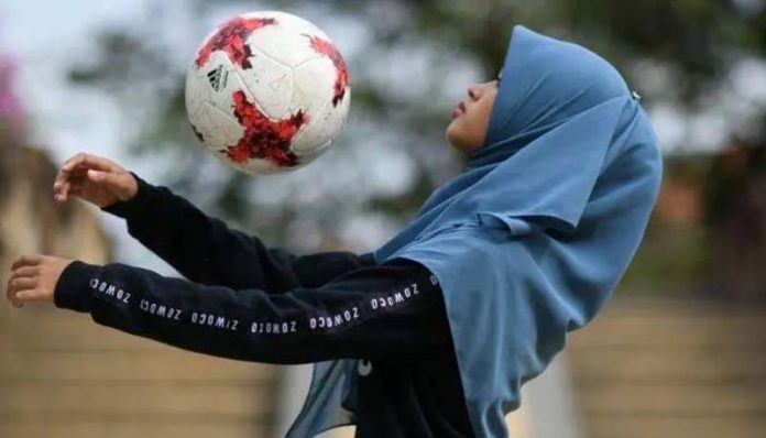 Football - Le rapporteur public du Conseil d’Etat favorable au hijab sur les terrains