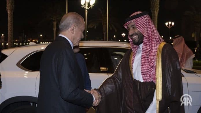 Le président Erdogan offre une Togg au prince héritier d'Arabie saoudite
