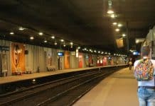 Paris - une femme voilée meurt poussée « volontairement » sur les rails du RER