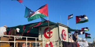 Navire-hôpital libyen Omar al-Mukhtar en mer, transportant aides et équipe médicale vers Gaza pour briser le blocus israélien