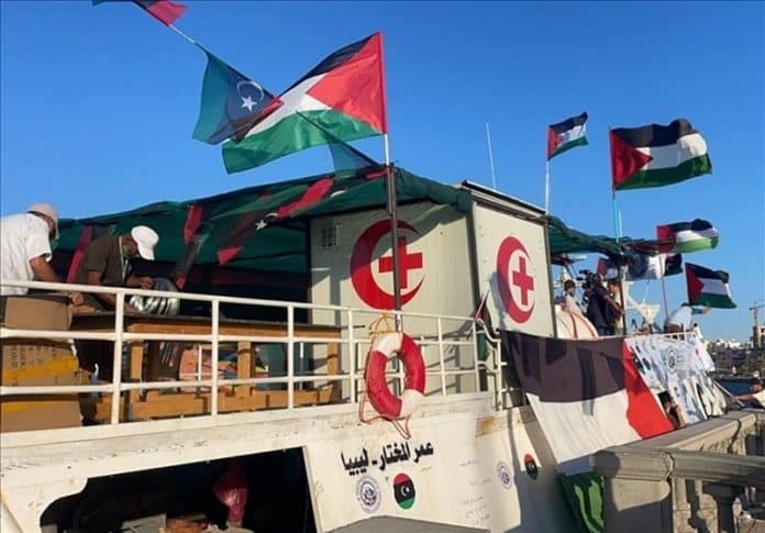 1404063110071968434086254 Navire-hôpital libyen Omar al-Mukhtar en mer, transportant aides et équipe médicale vers Gaza pour briser le blocus israélien