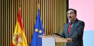 José Manuel Albares présente la stratégie diplomatique 2025–2028 de l’Espagne à Madrid.