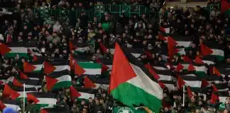Supporters du Celtic agitant des drapeaux palestiniens pendant un match de Ligue des champions face au Club Bruges, le 27 novembre 2024.
