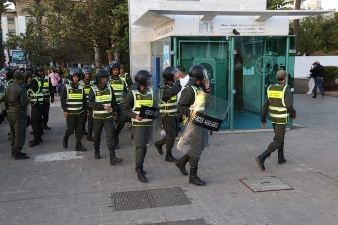 3V4A8091 Forces de sécurité marocaines empêchant une manifestation pour l’éducation et la santé à Rabat le 29 septembre 2025.