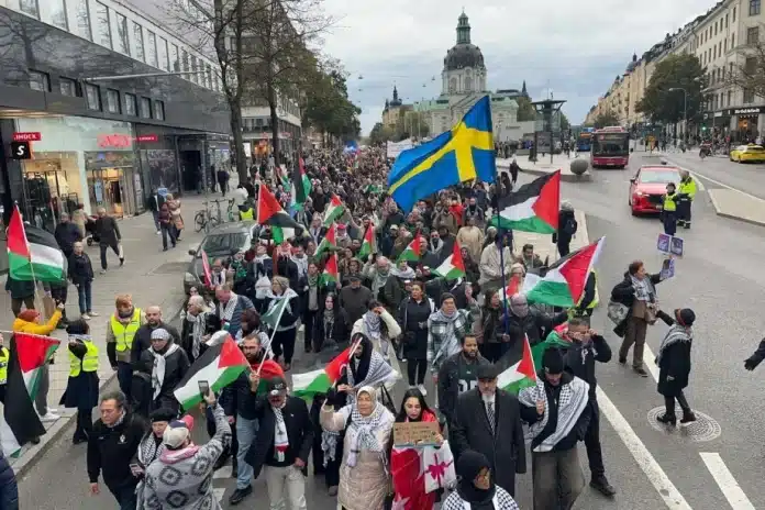 Manifestation à Stockholm le 4 octobre 2025 contre l’attaque israélienne de la Flottille Sumud et la détention des activistes.