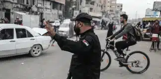 Forces de sécurité palestiniennes déployées à Deir al-Balah, Gaza, après le cessez-le-feu du 12 octobre 2025, assurant la sécurité et la stabilité publique.