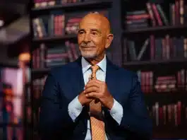 Tom Barrack, l’envoyé spécial du président américain Donald Trump pour la Syrie, est arrivé en Palestine occupée lundi 15 décembre