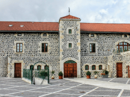 Mosquée de Le Puy-en-Velay, dans la Haute-Loire, en France.