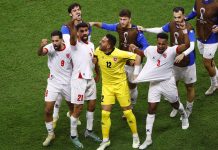 L’équipe nationale de football de Jordanie célébrant le victoire face à l'Arabie Saoudite.