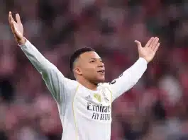 Killian Mbappé sur la pelouse de l’Athletic Bilbao après le succès du Real Madrid 3-0