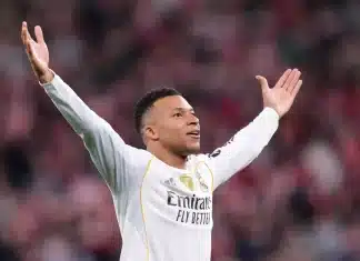 Killian Mbappé sur la pelouse de l’Athletic Bilbao après le succès du Real Madrid 3-0
