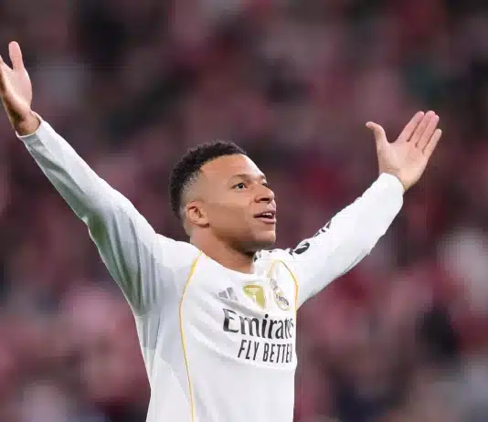 Killian Mbappé sur la pelouse de l’Athletic Bilbao après le succès du Real Madrid 3-0