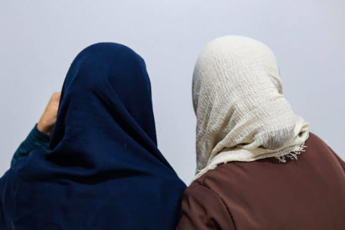 selon-le-gouvernement-environ-12-000-filles-et-adolescentes-sont-concernees-par-la-nouvelle-loi-photo-d-illustration-sipa-adil-benayache-1765452774