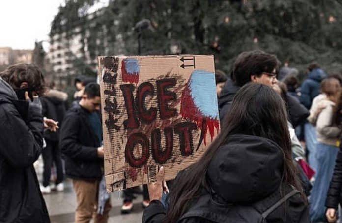 Etudiants milanais manifestation contre ICE