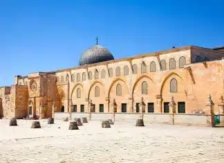 Plusieurs pays arabes et musulmans dénoncent la fermeture prolongée de la mosquée Al-Aqsa
